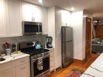 Gorgeous Clinton Hill Apartment with Backyard and Fire PitGorgeous Clinton Hill Apartment with Backyard and Fire Pit基础图库3